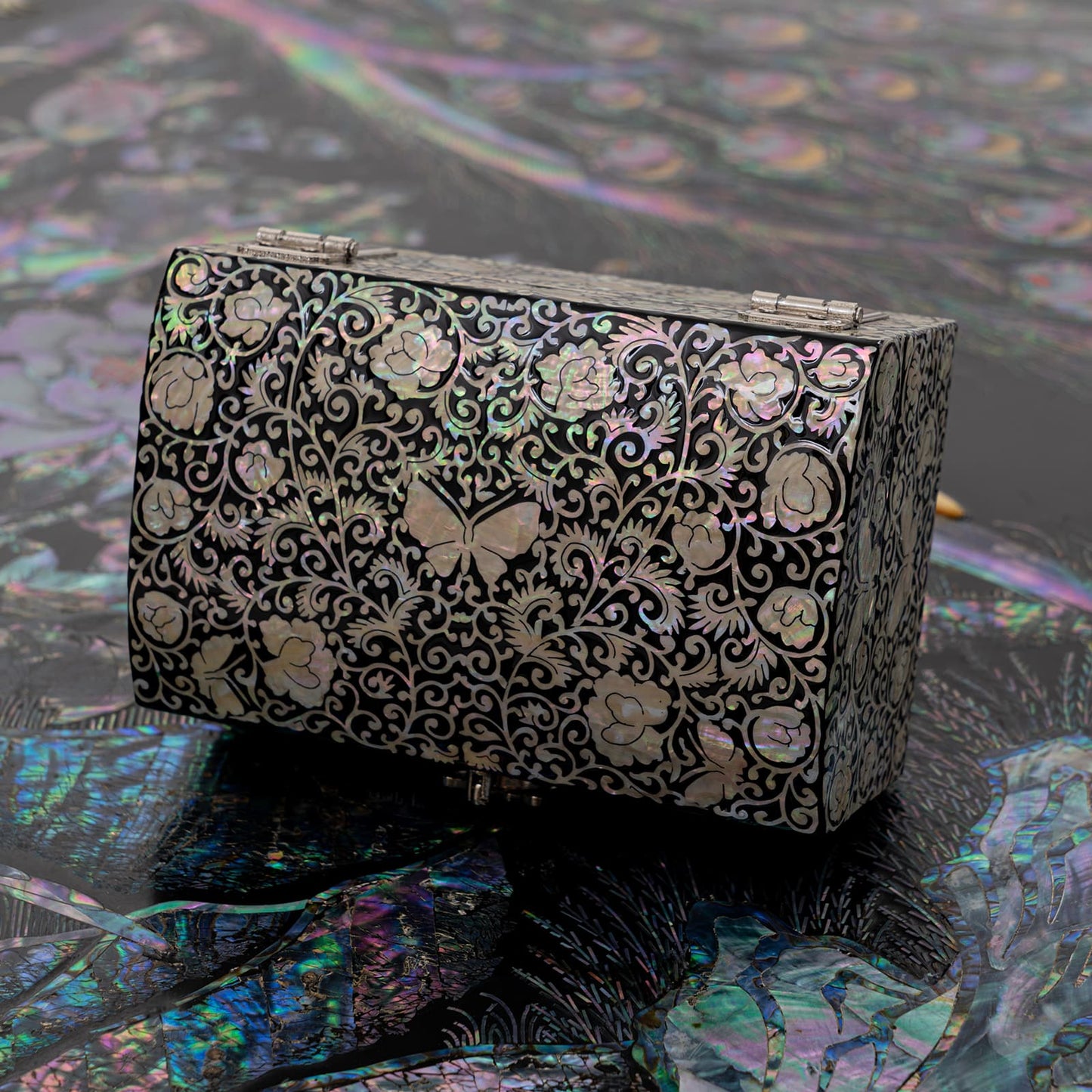 ShimmerKeeper: Butterfly-Inlaid Trinket Box