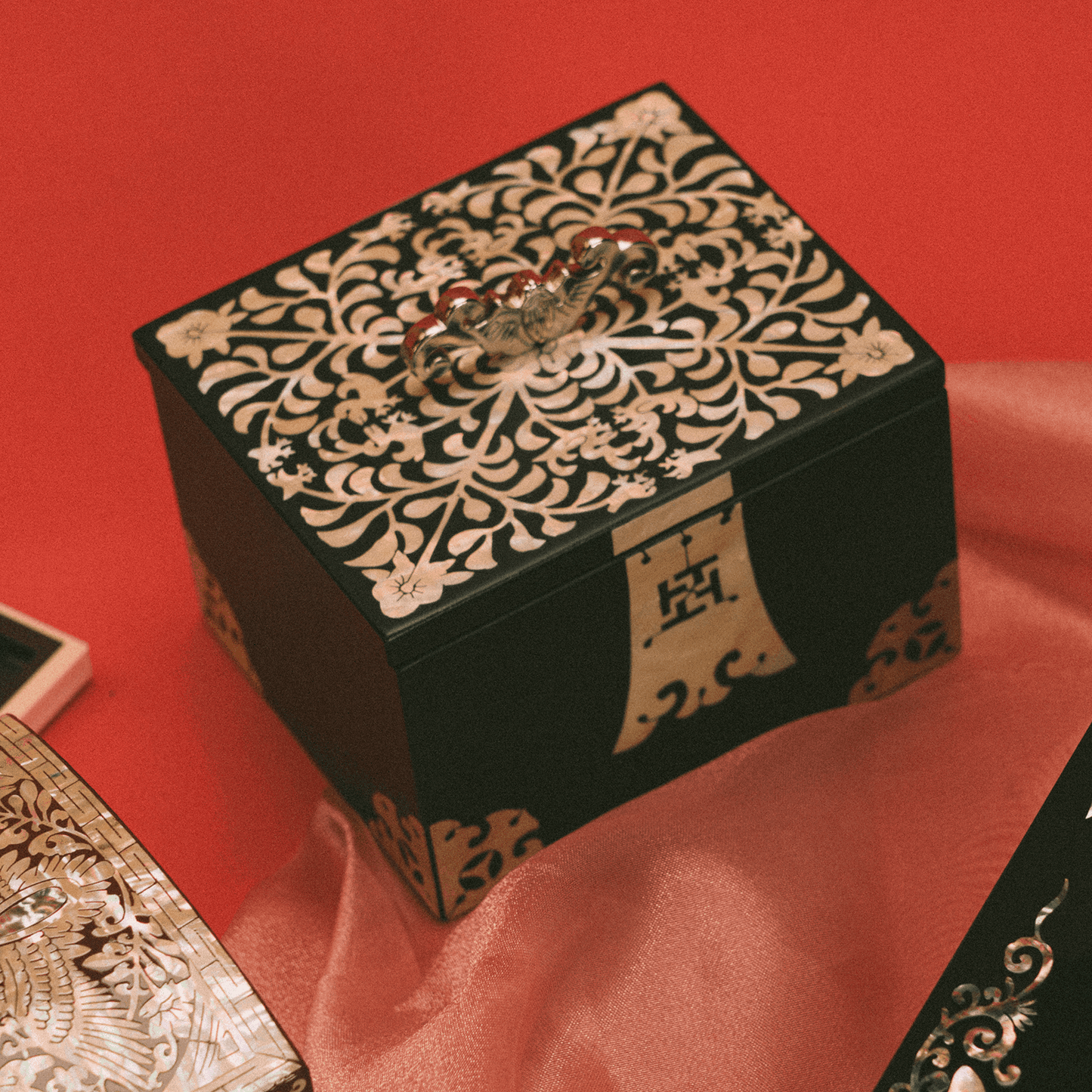 Small Trinket box with lid